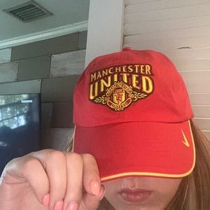 Nike • Red Manchester United Hat 2003 USA
